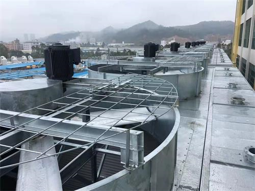 東菀方形玻璃鋼冷卻塔有什么特點及組成部分,玻璃鋼無風機方形冷塔廠家