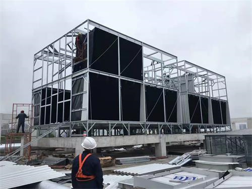 城市購物廣場冷卻塔噪音如何處理（解決商場屋頂空調(diào)冷卻塔噪音）,市中心建