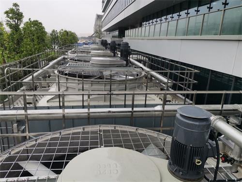 綜合利用康明冷卻塔高溫冷卻塔填料及布水系統,冷卻塔溫度設定