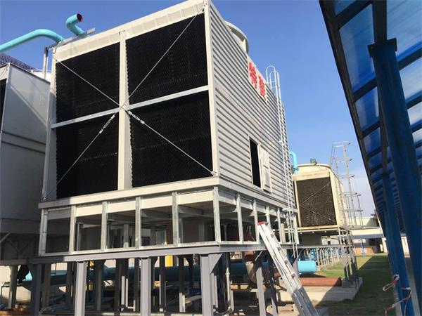 東菀方形玻璃鋼冷卻塔有什么特點及組成部分,玻璃鋼無風機方形冷塔廠家